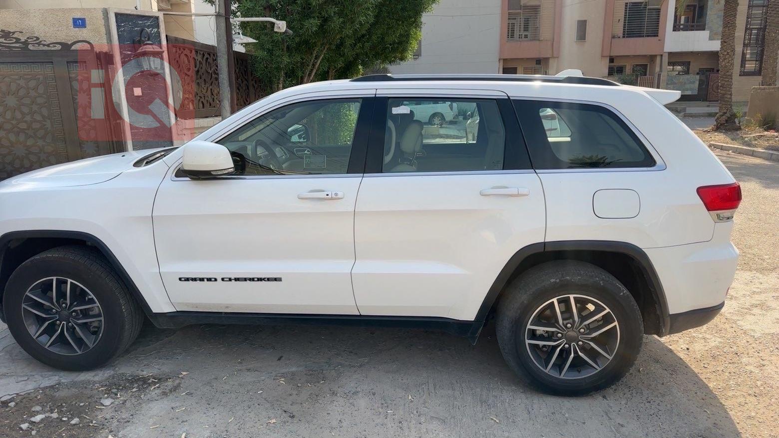 جیپ گراند شیرۆکی